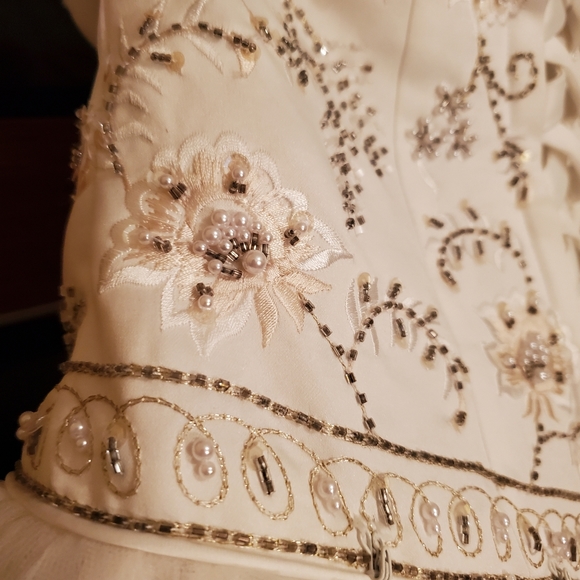 David's Bridal Embellished Ballgown Wedding Dress with Train, Sz 14 - Picture 4 of 16
